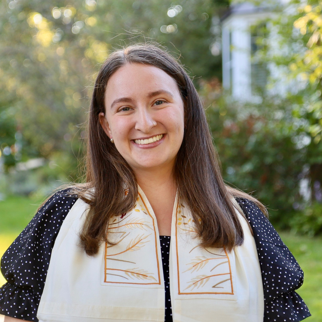 Rabbinic Intern 
LeahSherin@NYKolAmi.org
Leah Sherin (She/Her) is a second year Rabbinical Student at Hebrew Union College - Jewish Institute of Religion and is so excited to be joining Congregation Kol Ami as the Rabbinic Intern this fall. Leah is originally from Wilmette, IL and graduated from Brandeis University, where she studied Sociology and Near Eastern Judaic Studies. Leah grew up at URJ Camp OSRUI and spent many summers on staff there, most recently as Director of Staff Learning. She previously worked at Temple Beth Elohim in Wellesley, MA as their Songleader and Educator. Leah is passionate about helping others find joy and meaning in living Jewishly, and she especially loves to connect and lead through music! Leah will be joining us in the Fall.